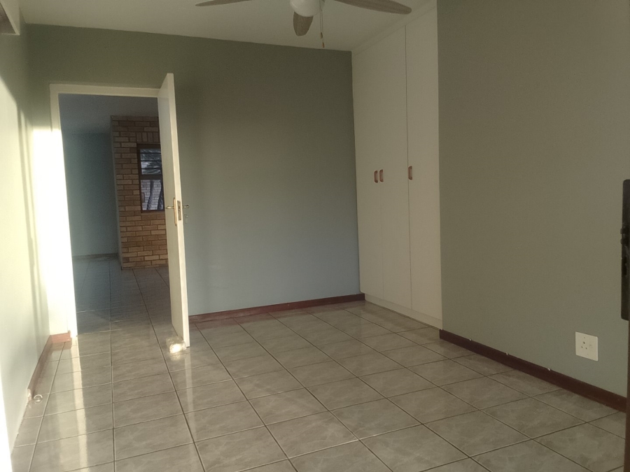 To Let 4 Bedroom Property for Rent in Sedgehill Western Cape